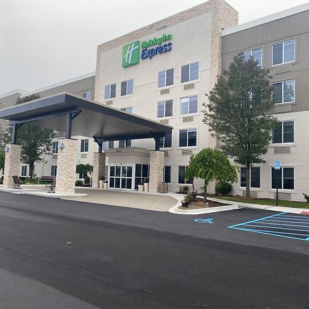 Holiday Inn Express Wixom By Ihg Bagian luar foto