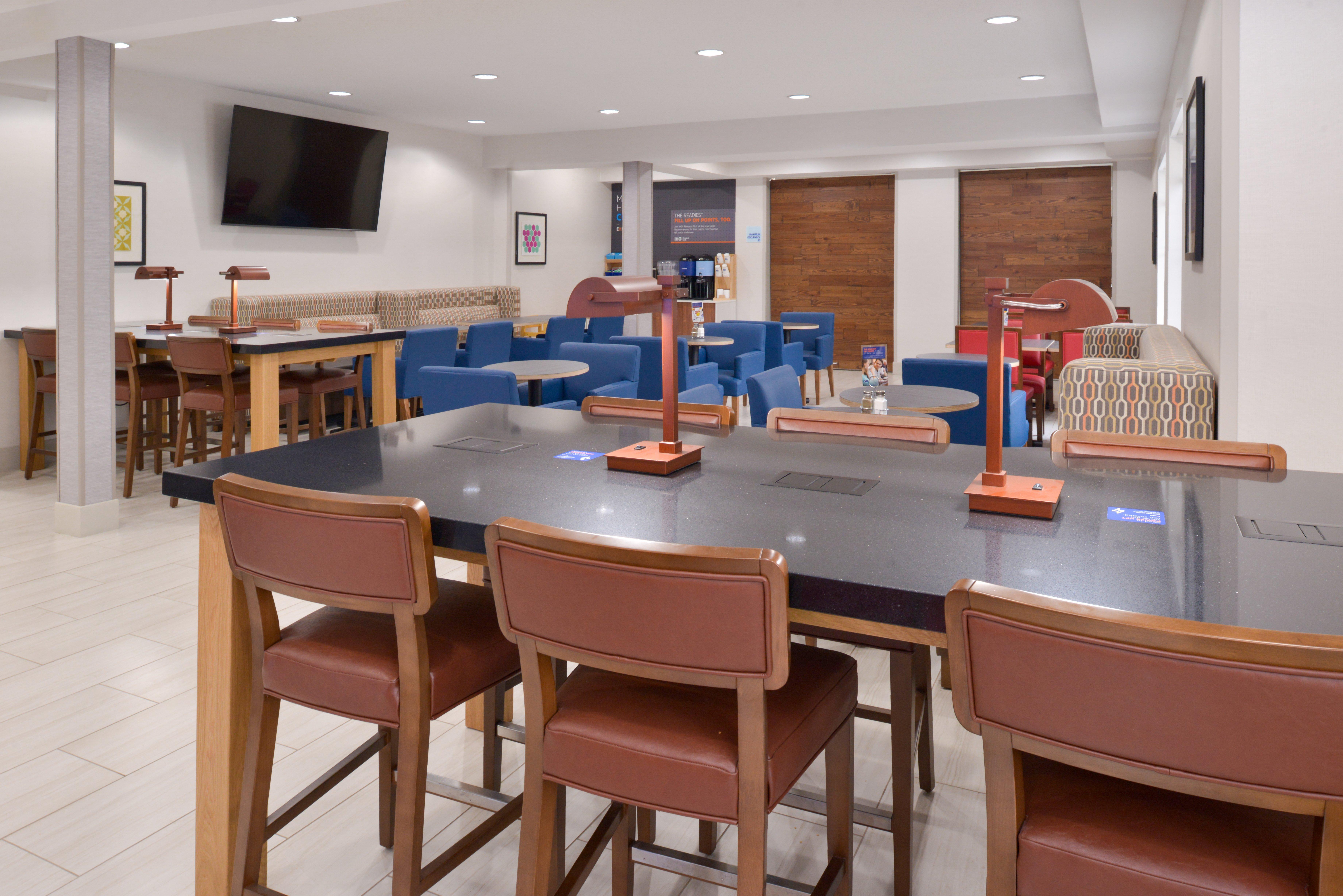 Holiday Inn Express Wixom By Ihg Bagian luar foto