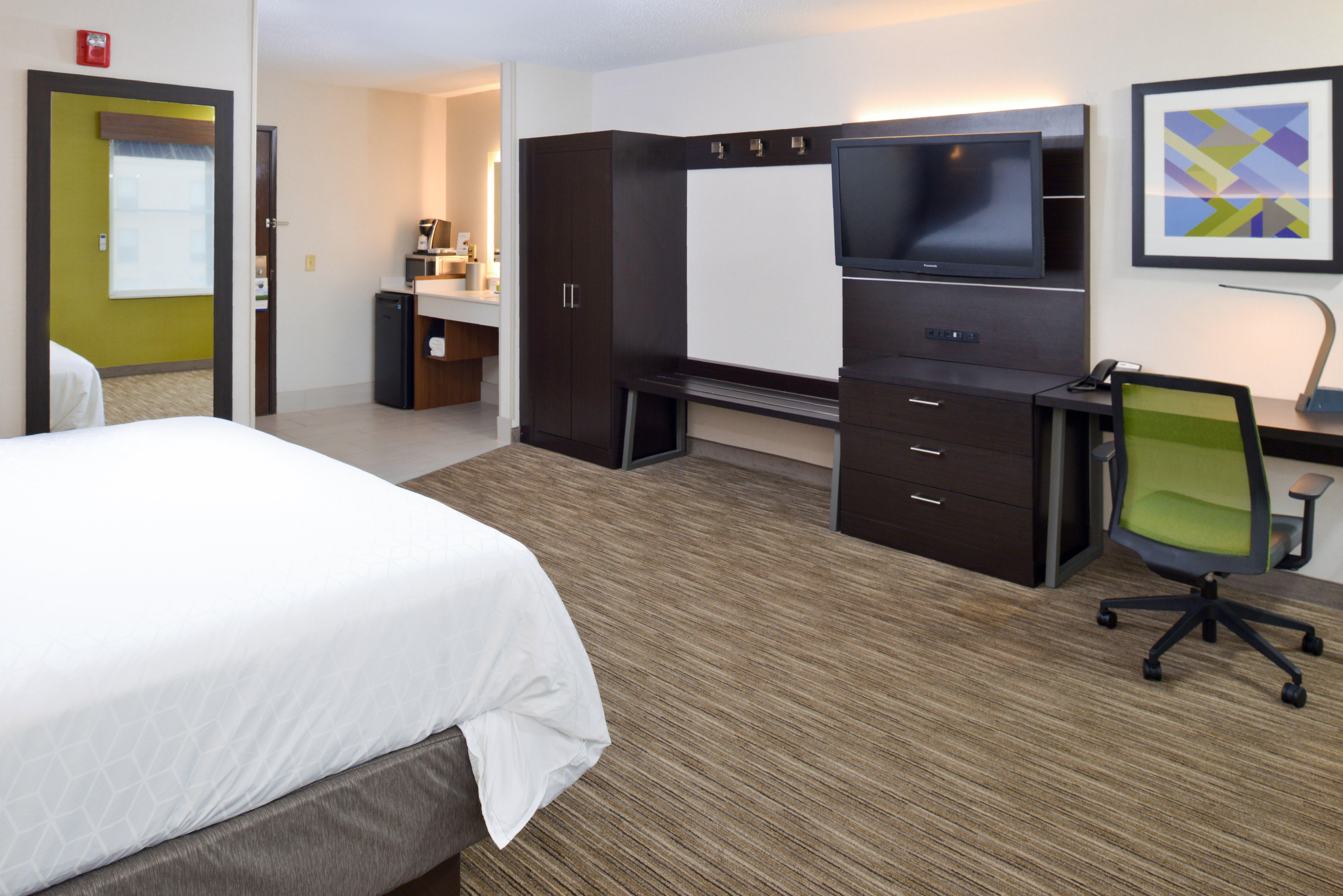 Holiday Inn Express Wixom By Ihg Bagian luar foto