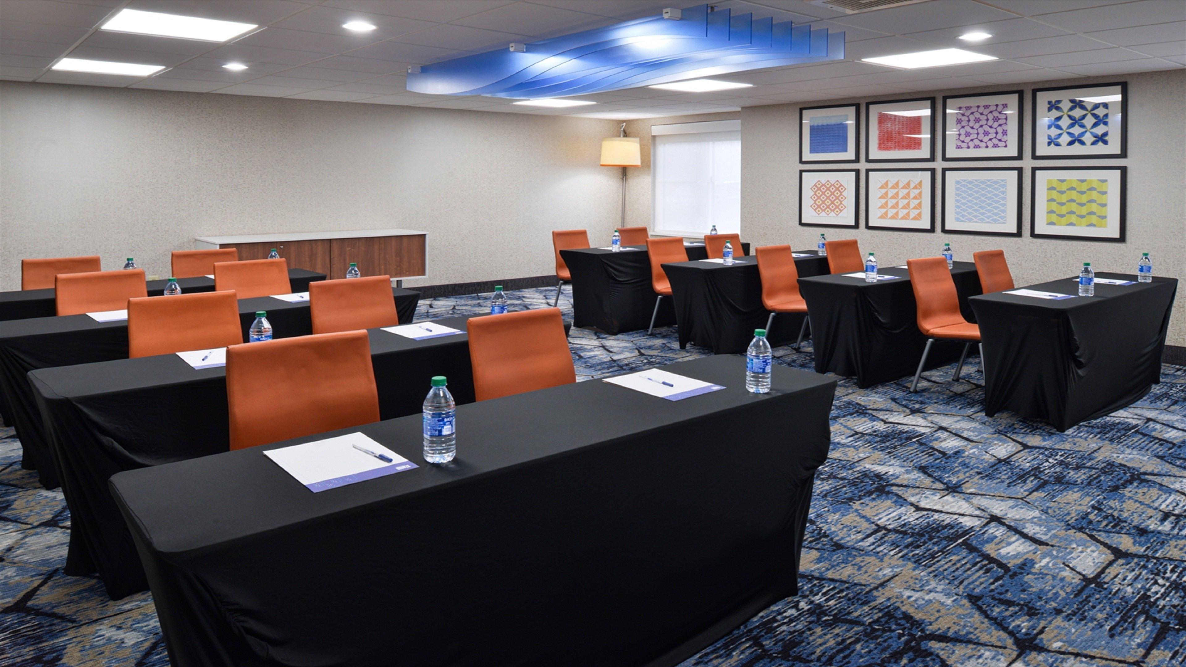 Holiday Inn Express Wixom By Ihg Bagian luar foto