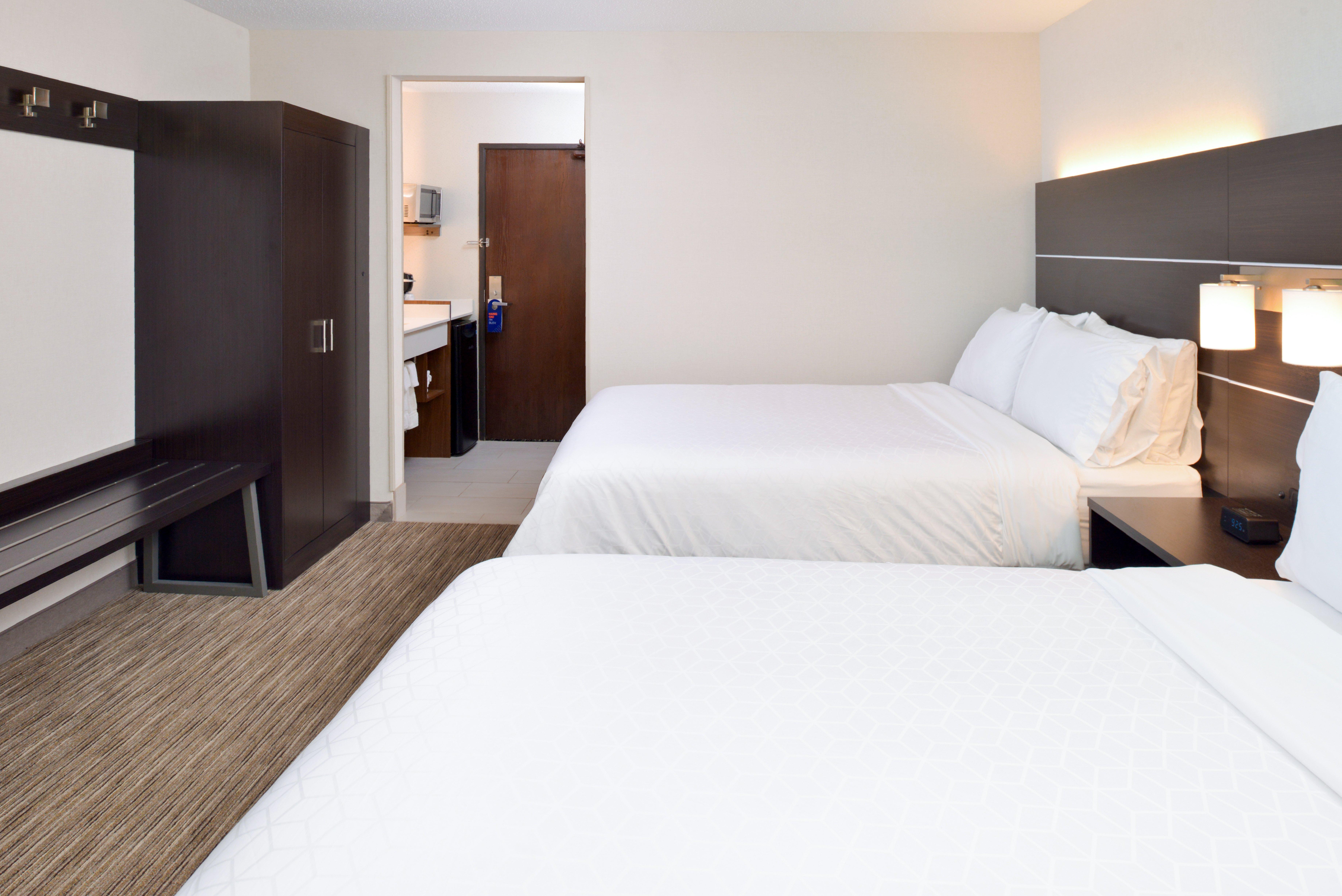 Holiday Inn Express Wixom By Ihg Bagian luar foto