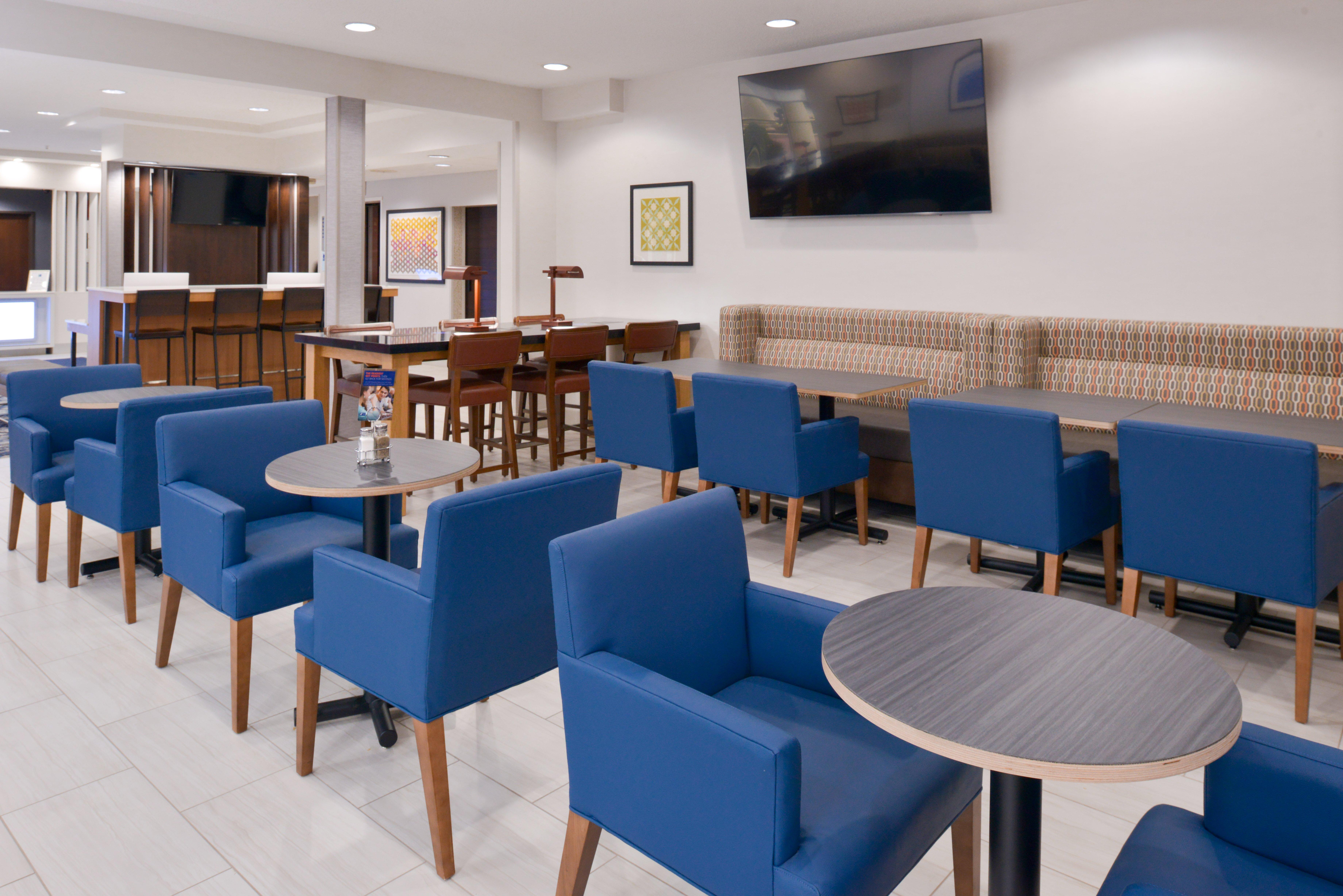 Holiday Inn Express Wixom By Ihg Bagian luar foto