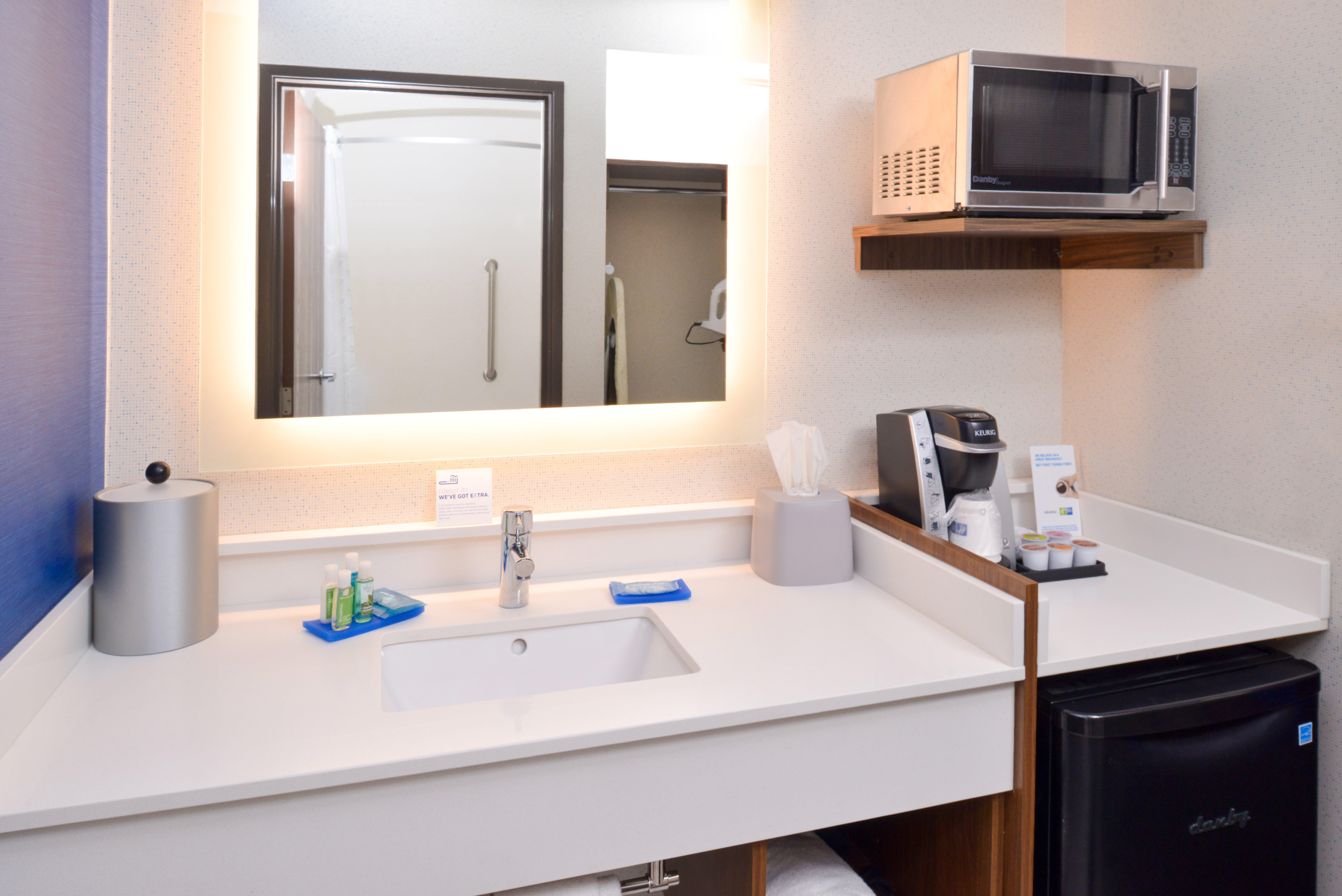 Holiday Inn Express Wixom By Ihg Bagian luar foto