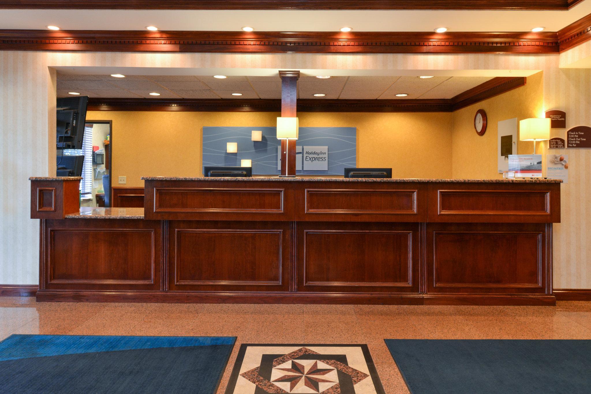 Holiday Inn Express Wixom By Ihg Bagian luar foto