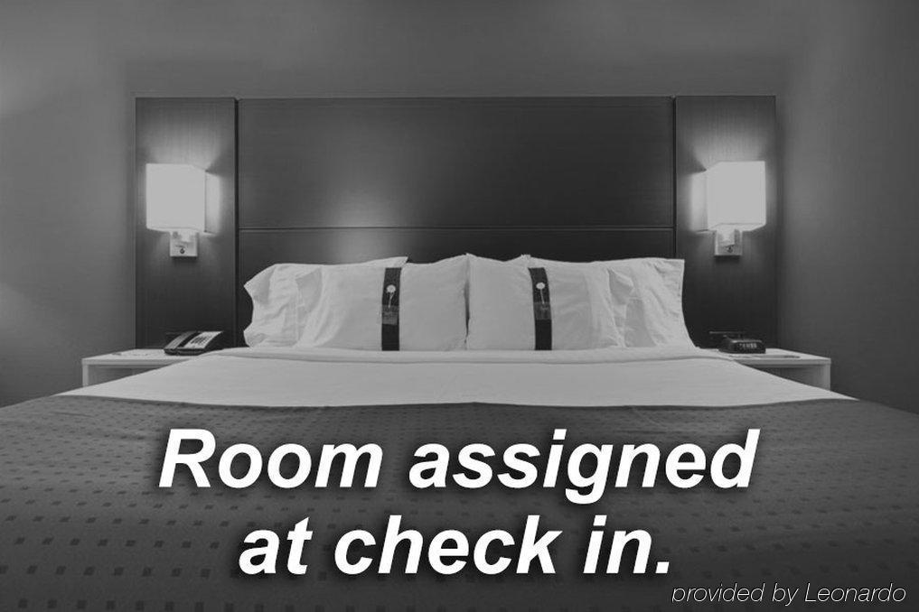 Holiday Inn Express Wixom By Ihg Bagian luar foto