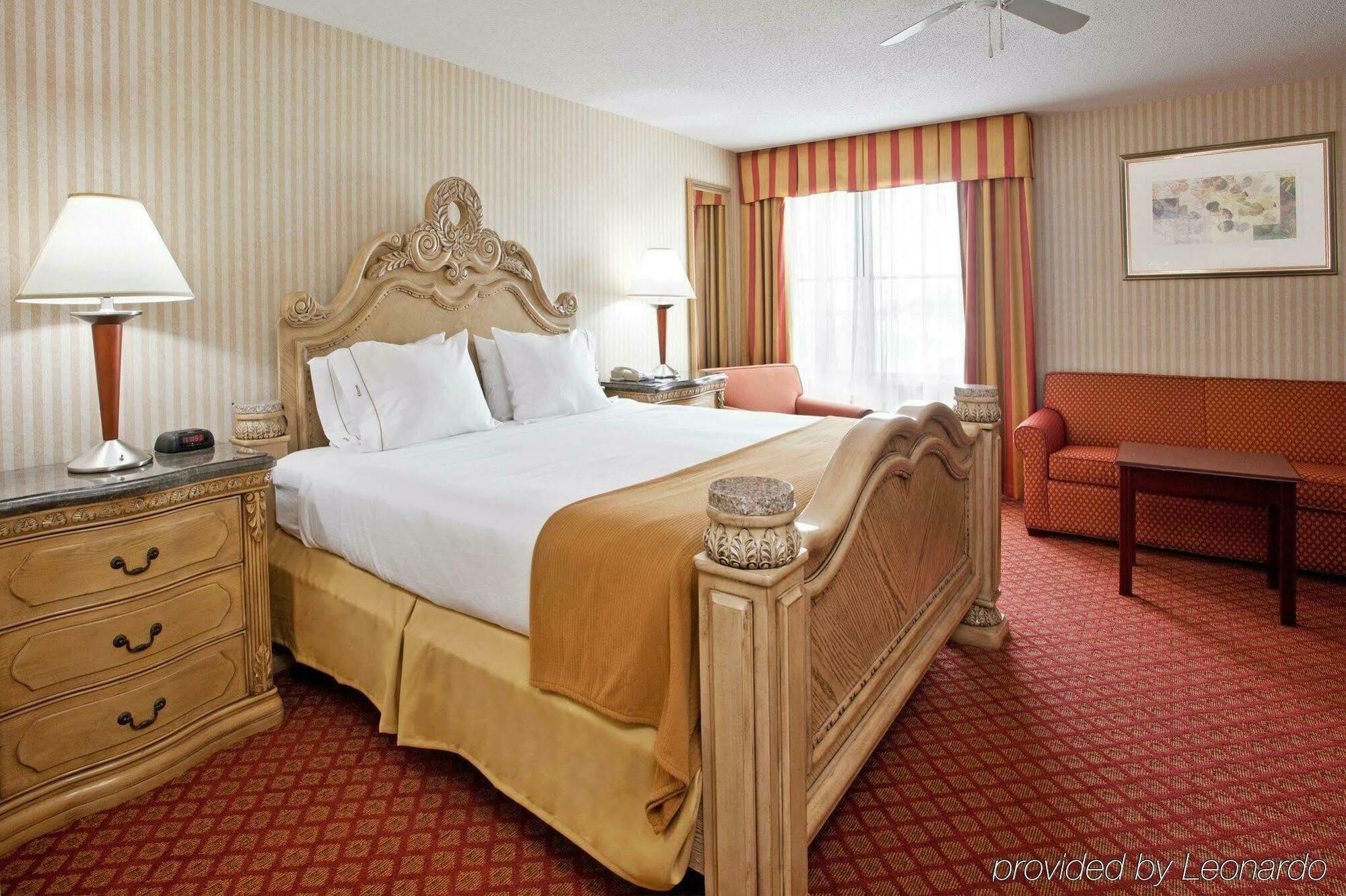 Holiday Inn Express Wixom By Ihg Bagian luar foto