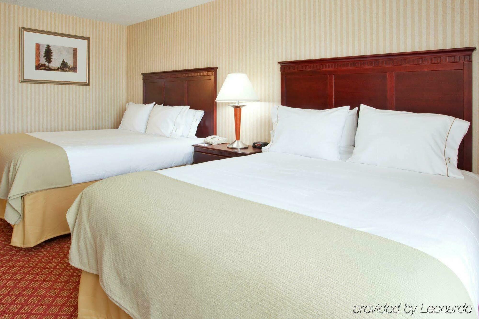 Holiday Inn Express Wixom By Ihg Bagian luar foto